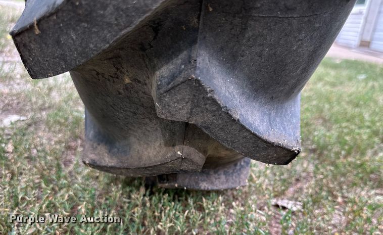 image for item NP9917 1959 Oliver 660  tractor