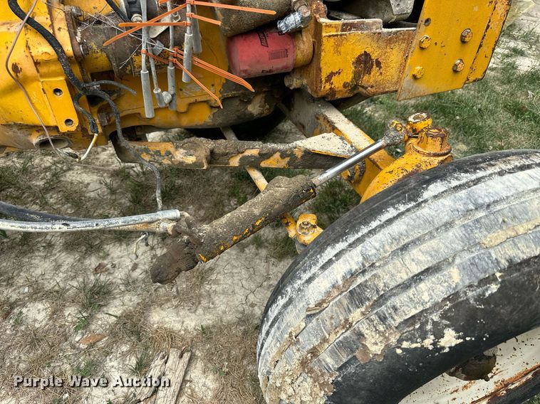 image for item NP9920 1974 Case 480B  industrial tractor