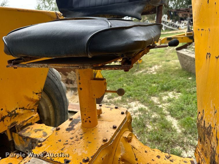 image for item NP9920 1974 Case 480B  industrial tractor