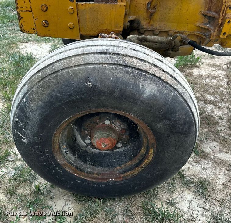 image for item NP9920 1974 Case 480B  industrial tractor