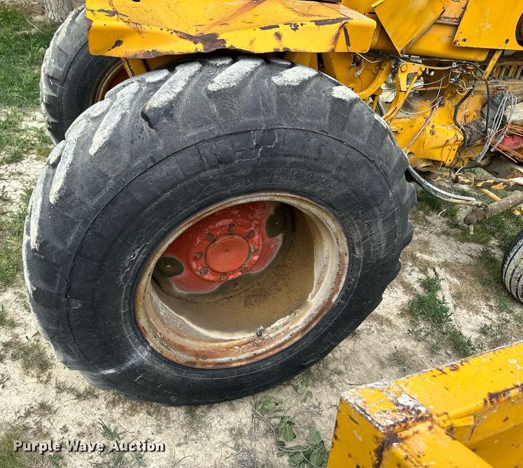 image for item NP9920 1974 Case 480B  industrial tractor