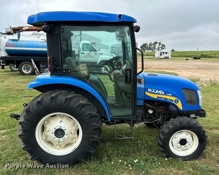 image for item NP9930 2009 New Holland Boomer 4060  MFWD tractor