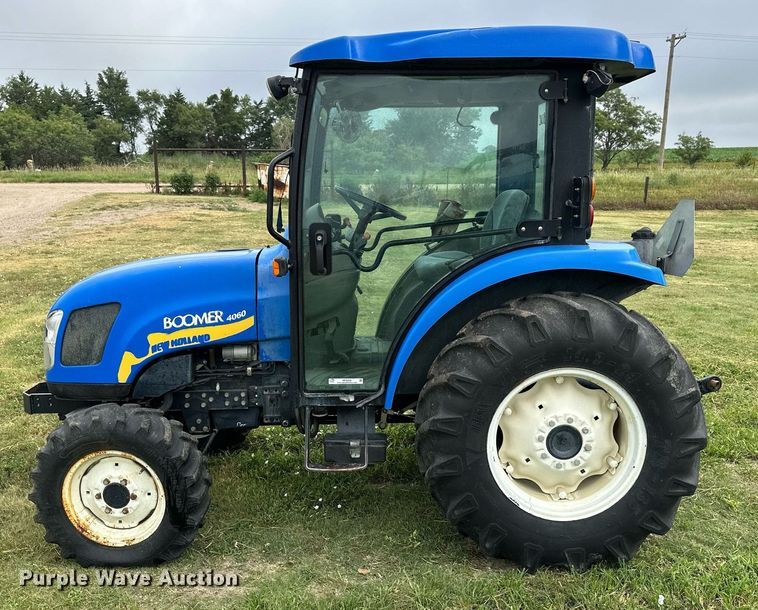 image for item NP9930 2009 New Holland Boomer 4060  MFWD tractor
