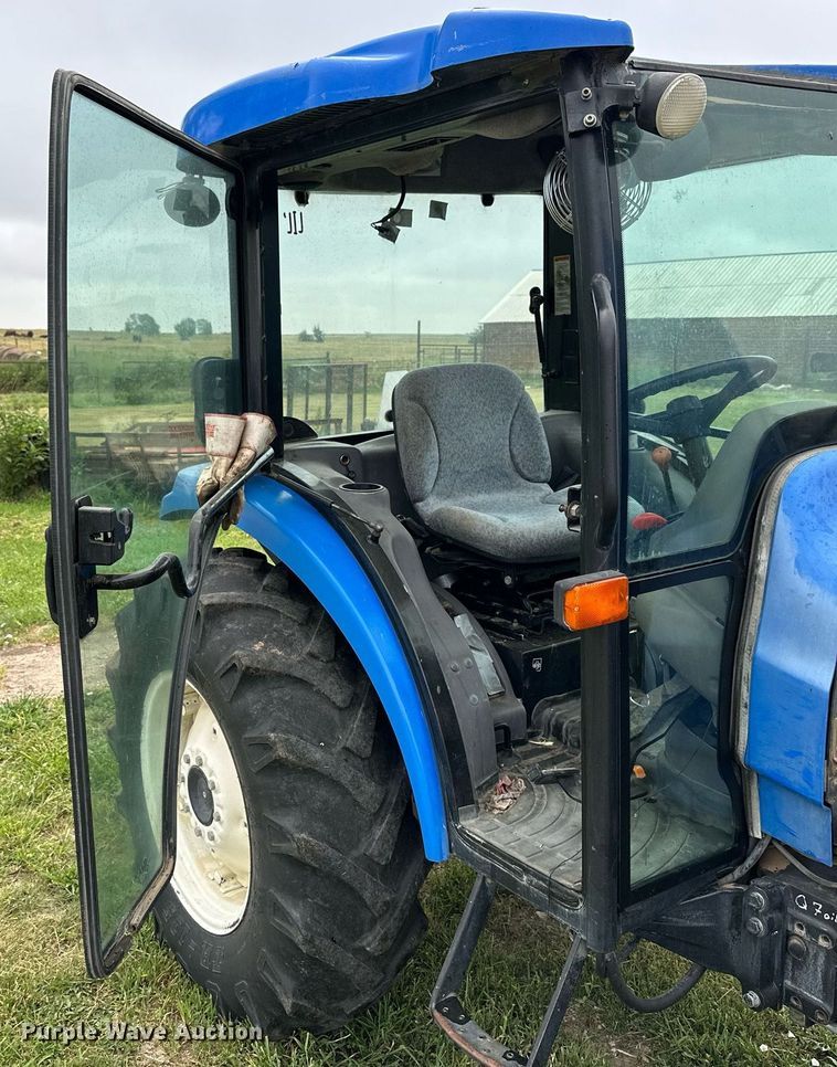 image for item NP9930 2009 New Holland Boomer 4060  MFWD tractor