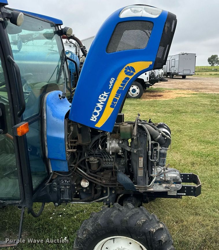 image for item NP9930 2009 New Holland Boomer 4060  MFWD tractor