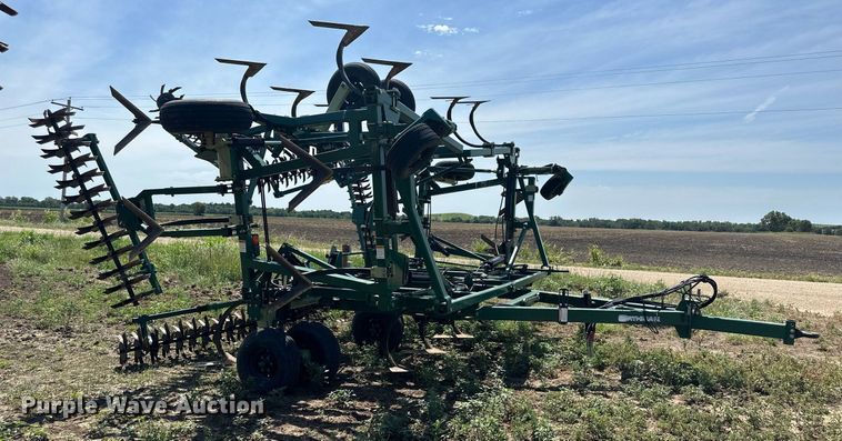 image for item NP9934 Orthman Fallowmaster  field cultivator