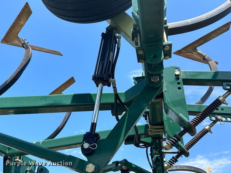 image for item NP9934 Orthman Fallowmaster  field cultivator