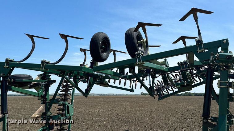 image for item NP9934 Orthman Fallowmaster  field cultivator