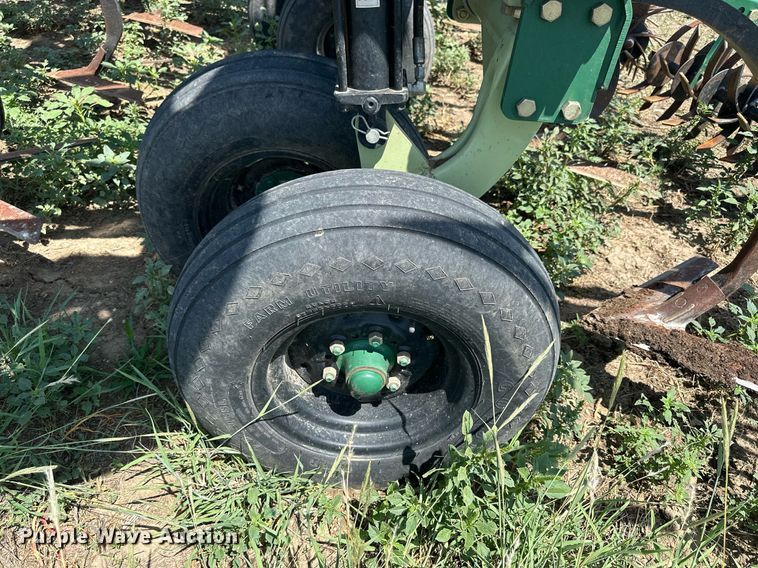 image for item NP9934 Orthman Fallowmaster  field cultivator