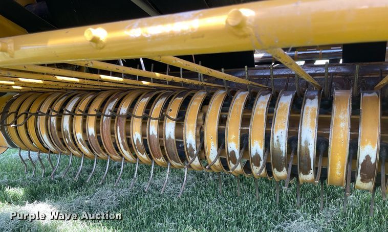 image for item NT9395 2020 Vermeer 605N  round baler