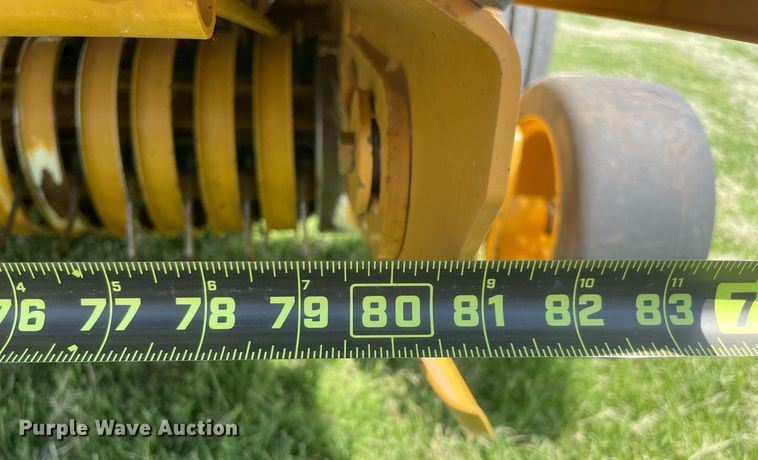 image for item NT9395 2020 Vermeer 605N  round baler