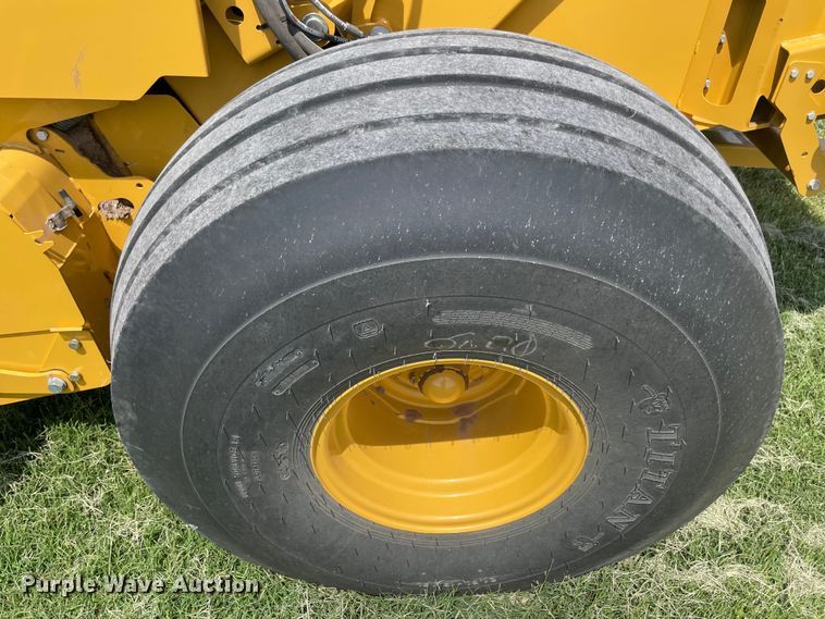 image for item NT9395 2020 Vermeer 605N  round baler