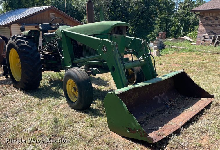 image for item NT9418 John Deere 4010  tractor