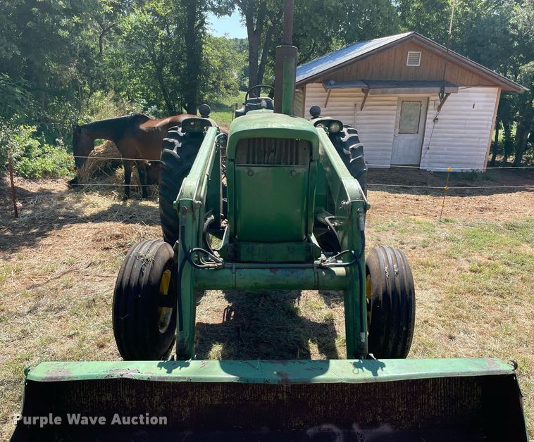 image for item NT9418 John Deere 4010  tractor