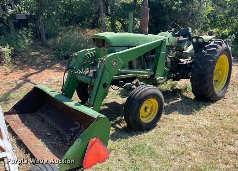 image for item NT9418 John Deere 4010  tractor