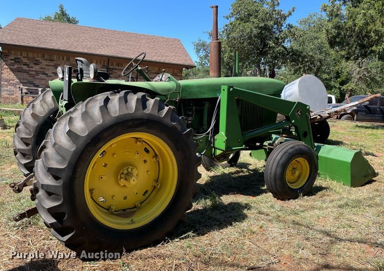 image for item NT9418 John Deere 4010  tractor