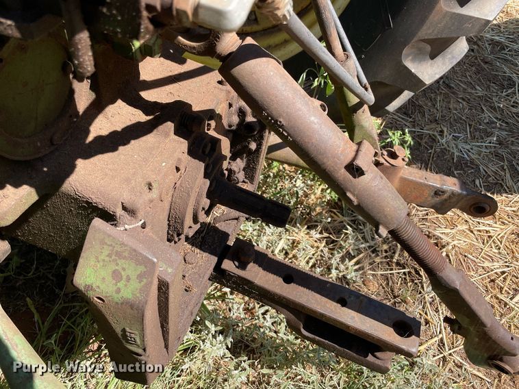 image for item NT9418 John Deere 4010  tractor