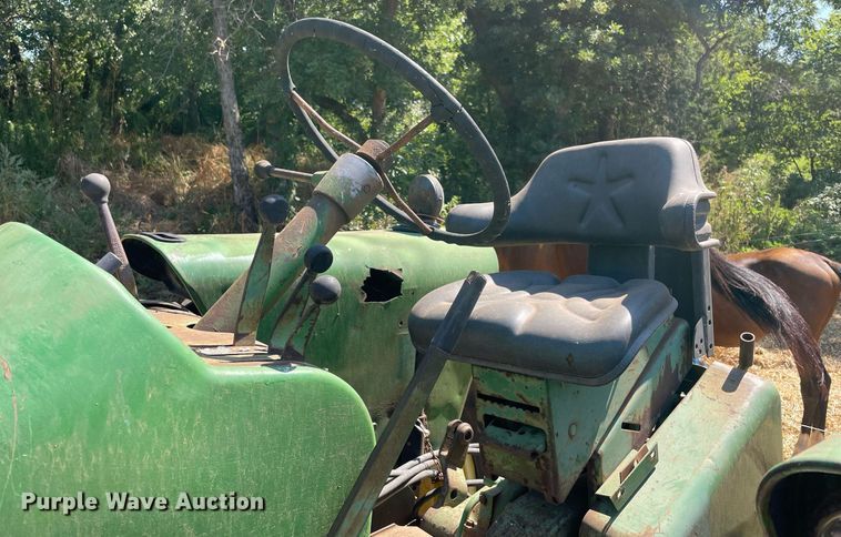 image for item NT9418 John Deere 4010  tractor