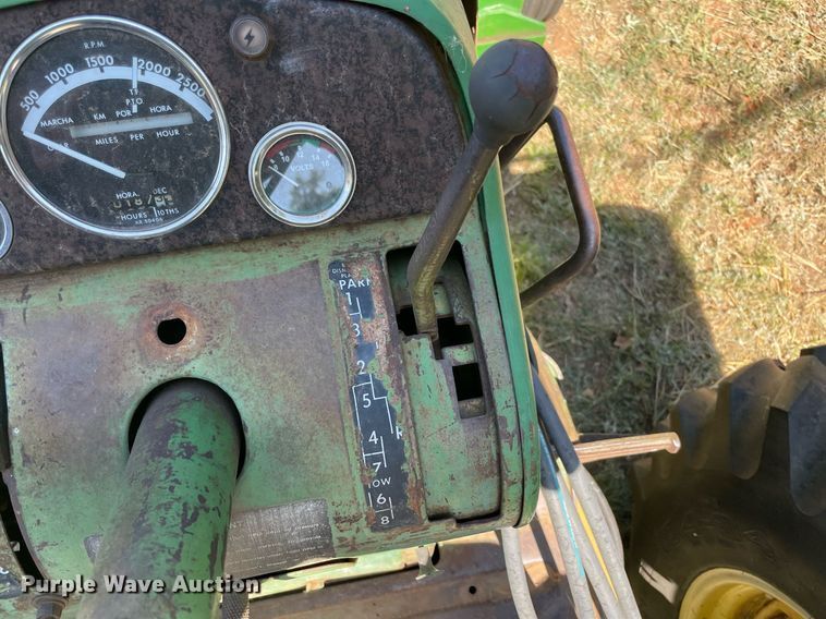 image for item NT9418 John Deere 4010  tractor