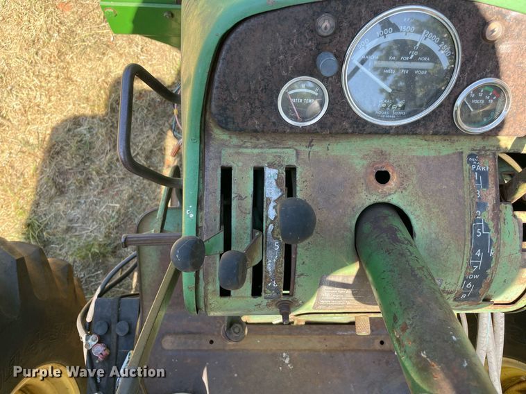 image for item NT9418 John Deere 4010  tractor