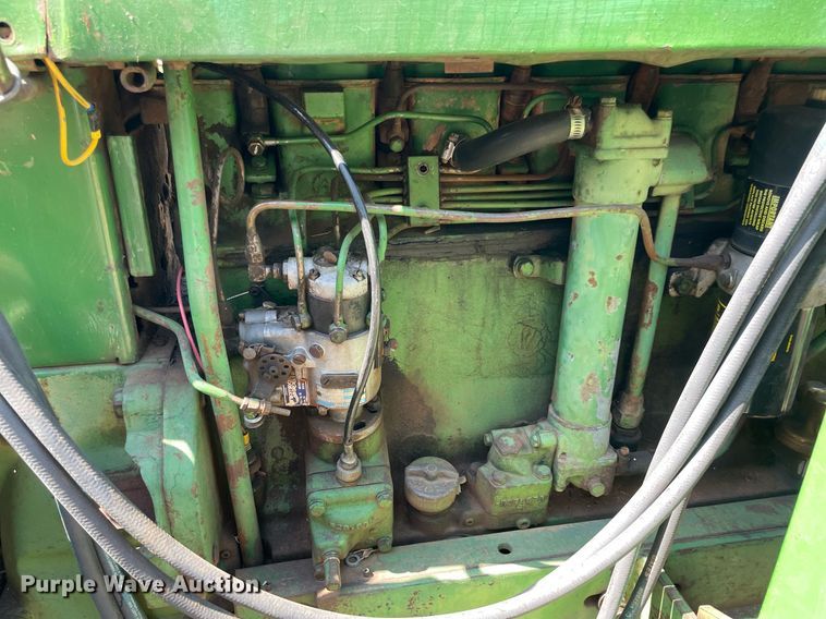 image for item NT9418 John Deere 4010  tractor