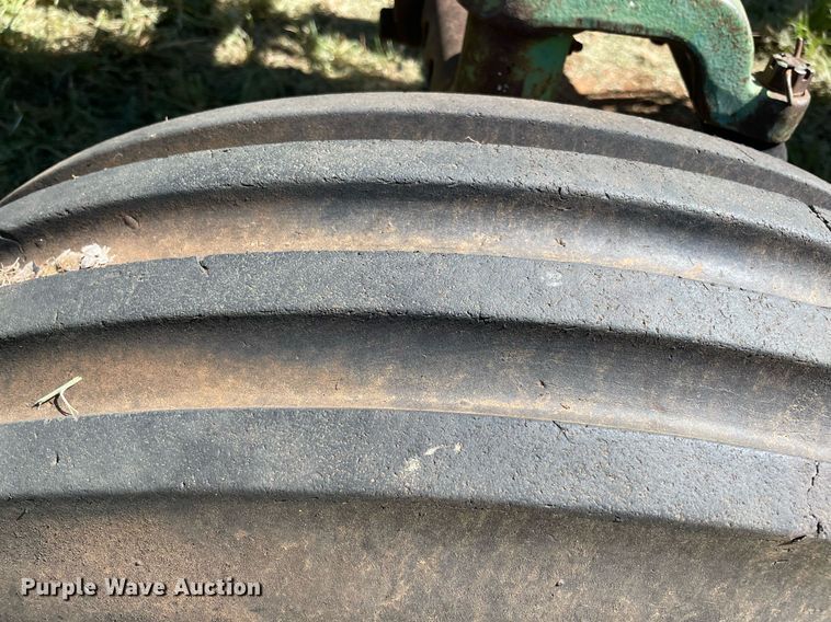 image for item NT9418 John Deere 4010  tractor