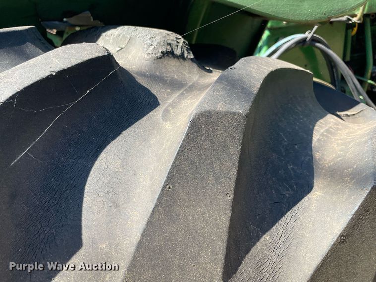 image for item NT9418 John Deere 4010  tractor