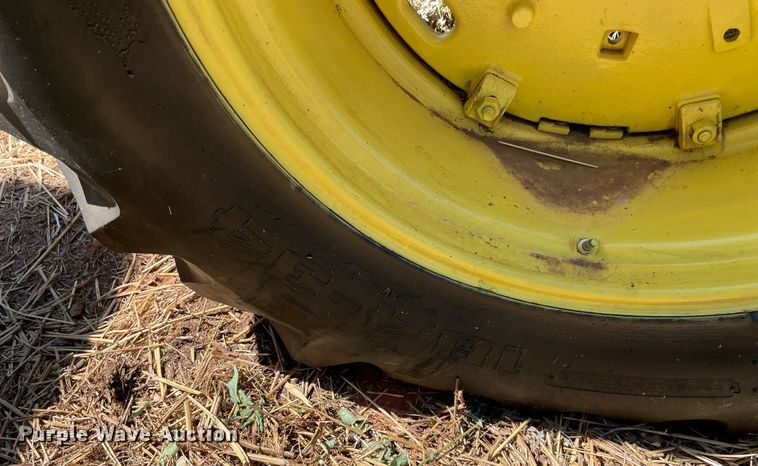 image for item NT9418 John Deere 4010  tractor