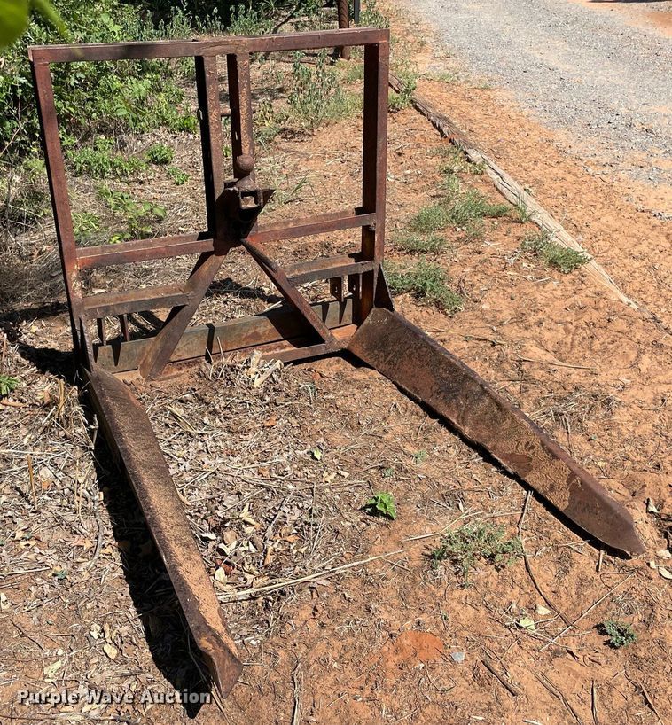 image for item NT9418 John Deere 4010  tractor