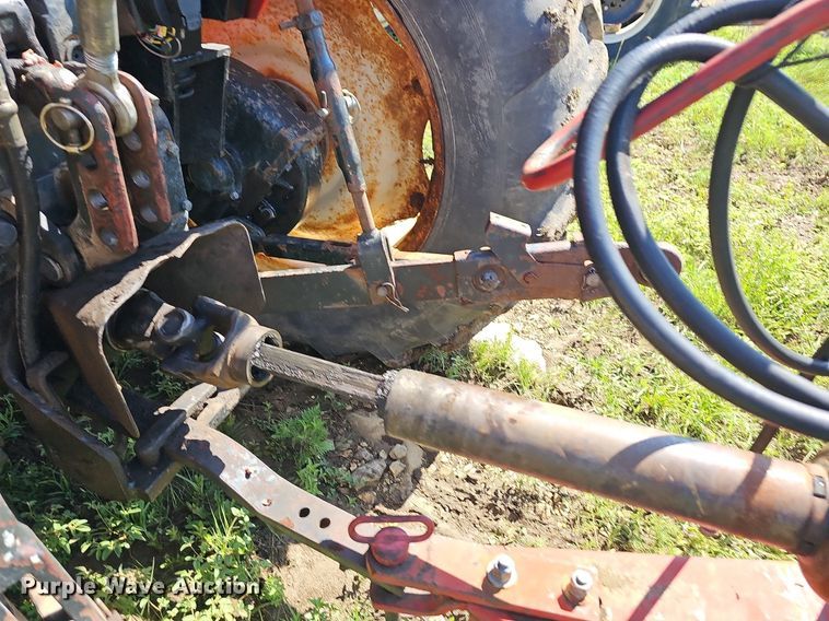 image for item NT9767 1989 New Holland 411 Discbine  swather / windrower