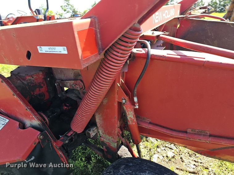 image for item NT9767 1989 New Holland 411 Discbine  swather / windrower