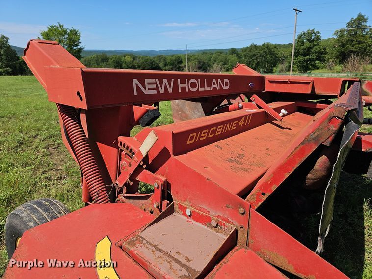 image for item NT9767 1989 New Holland 411 Discbine  swather / windrower