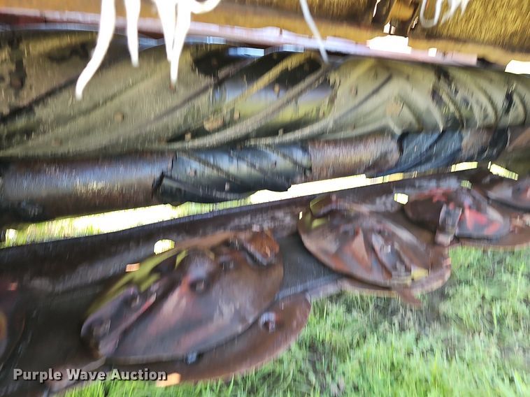 image for item NT9767 1989 New Holland 411 Discbine  swather / windrower