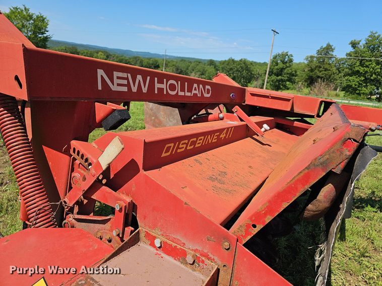 image for item NT9767 1989 New Holland 411 Discbine  swather / windrower