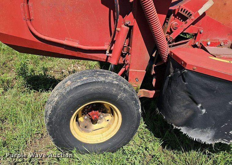 image for item NT9767 1989 New Holland 411 Discbine  swather / windrower