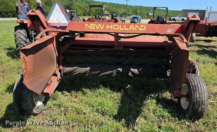 image for item NT9768 1991 New Holland 411 Discbine  swather / windrower