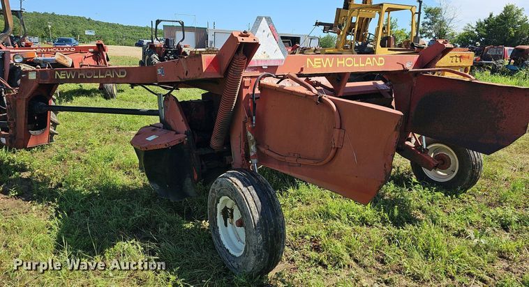 image for item NT9768 1991 New Holland 411 Discbine  swather / windrower