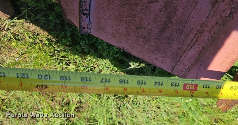 image for item NT9768 1991 New Holland 411 Discbine  swather / windrower