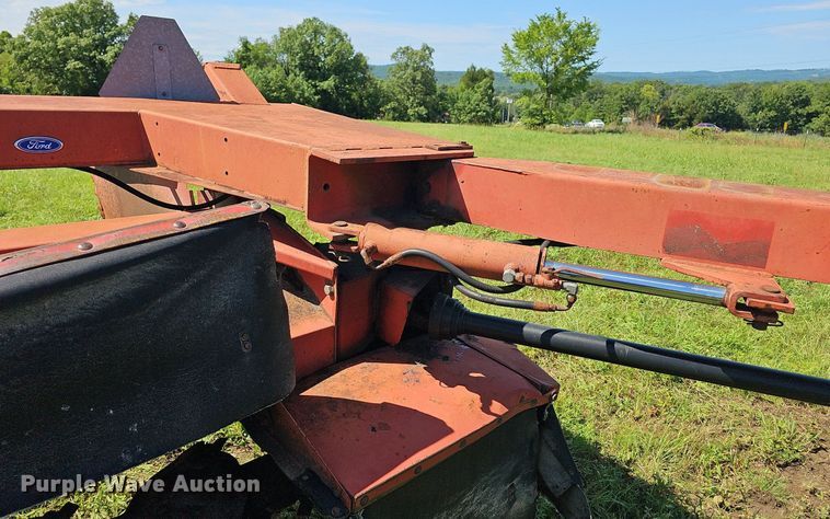 image for item NT9768 1991 New Holland 411 Discbine  swather / windrower