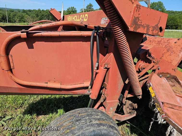 image for item NT9768 1991 New Holland 411 Discbine  swather / windrower