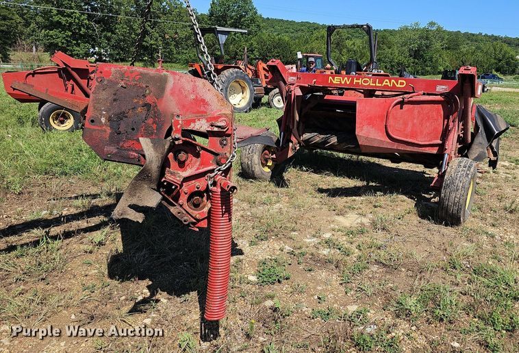 image for item NT9769 1991 New Holland 411 Discbine  swather / windrower