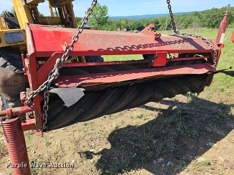 image for item NT9769 1991 New Holland 411 Discbine  swather / windrower