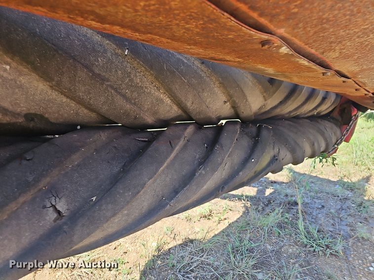 image for item NT9769 1991 New Holland 411 Discbine  swather / windrower