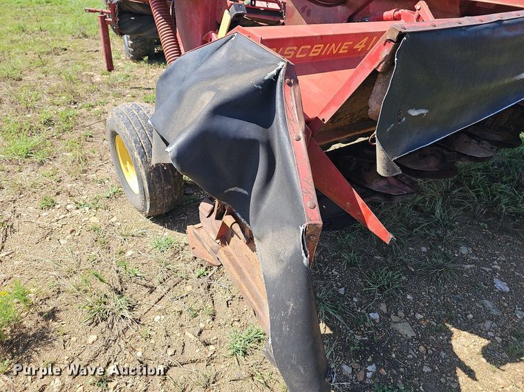 image for item NT9769 1991 New Holland 411 Discbine  swather / windrower