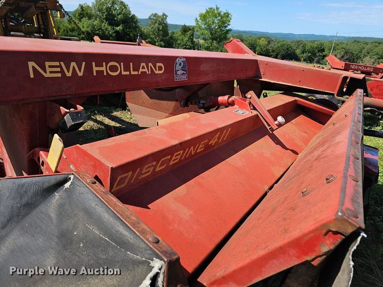 image for item NT9769 1991 New Holland 411 Discbine  swather / windrower