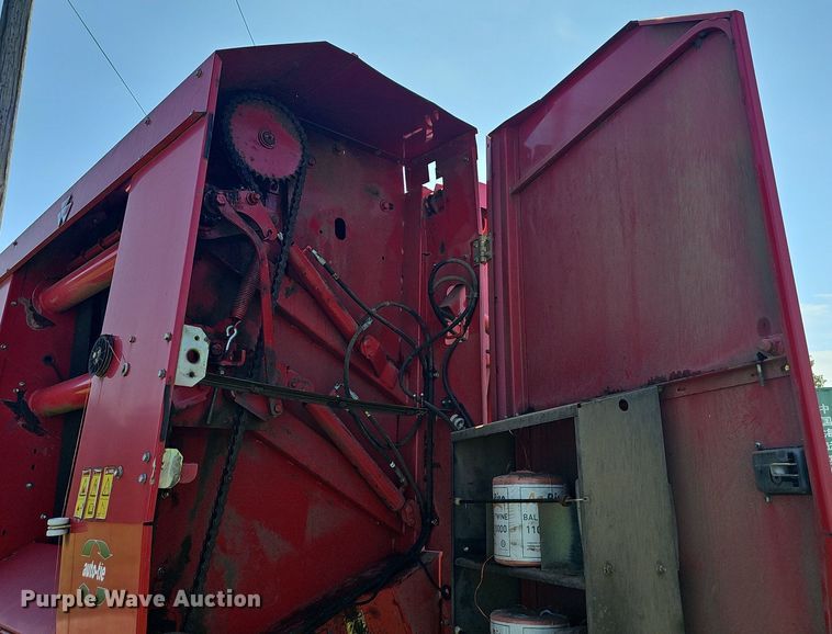 image for item NT9771 2012 Massey Ferguson 2846  round baler