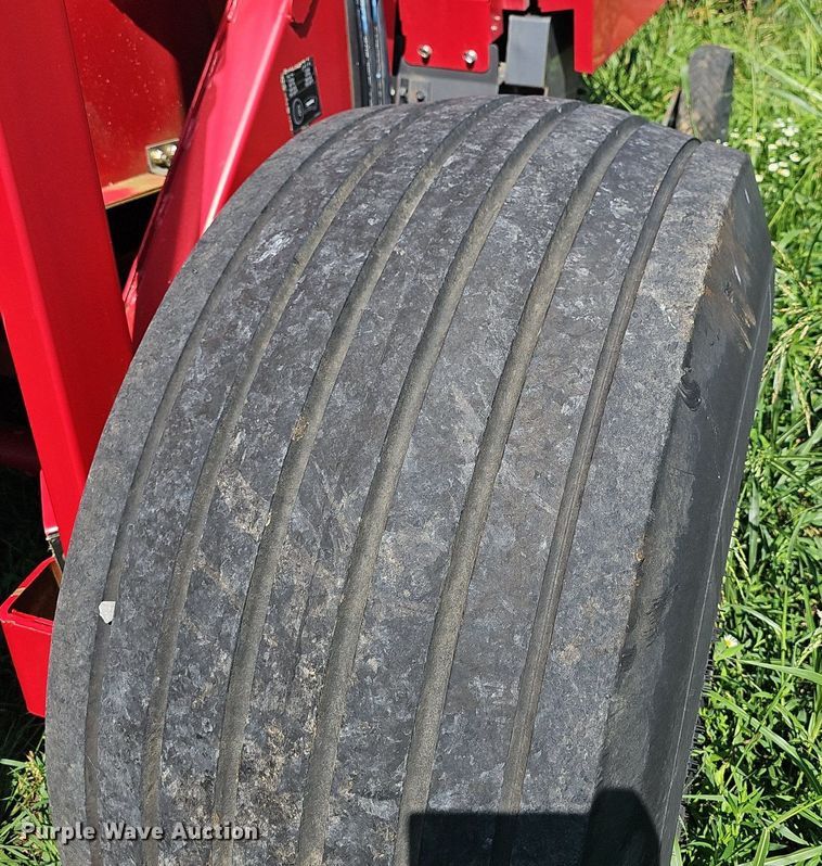image for item NT9771 2012 Massey Ferguson 2846  round baler