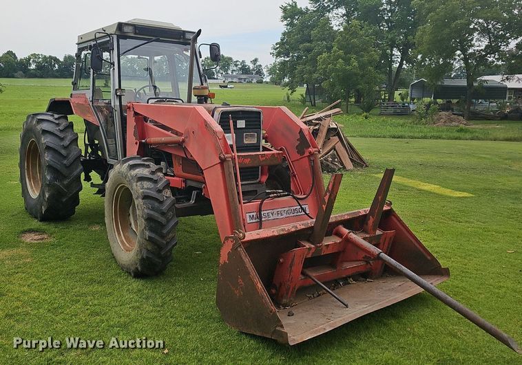 image for item NT9795 1994 Massey Ferguson 390  MFWD tractor