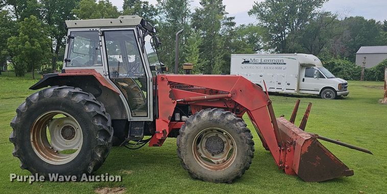 image for item NT9795 1994 Massey Ferguson 390  MFWD tractor