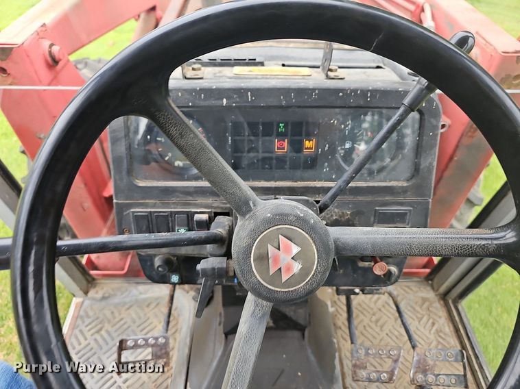 image for item NT9795 1994 Massey Ferguson 390  MFWD tractor